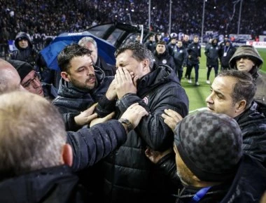 Σοβαρά επεισόδια στο χθεσινό ντέρμπι στην Τούμπα - Τι λένε οι παράγοντες Ολυμπιακού και ΠΑΟΚ (φωτό, βίντεο)